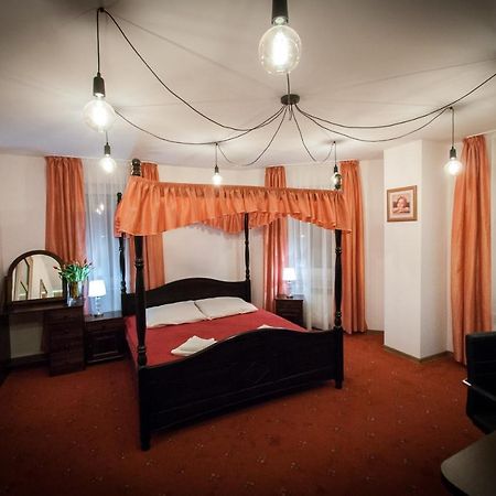 Secession Hotel Leczna Exteriér fotografie