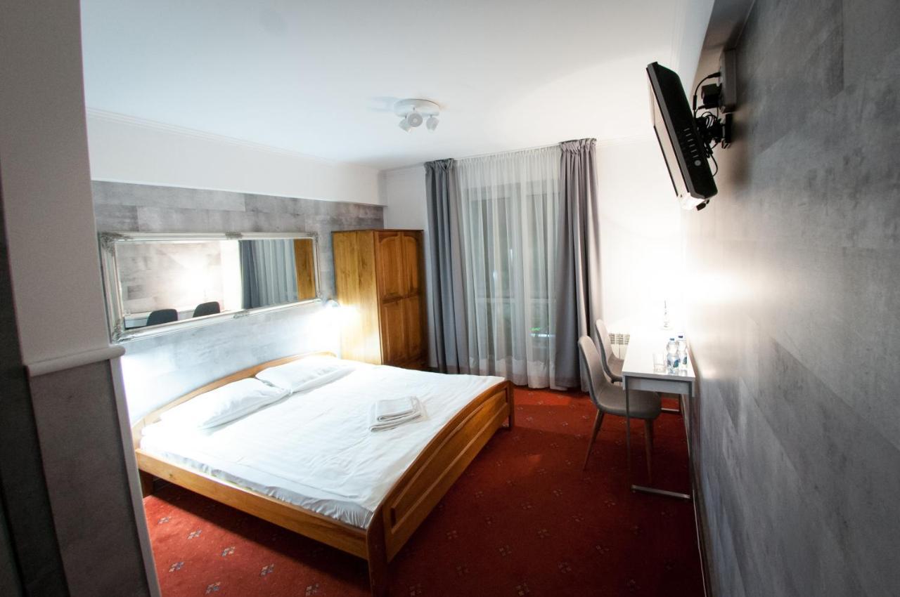 Secession Hotel Leczna Exteriér fotografie