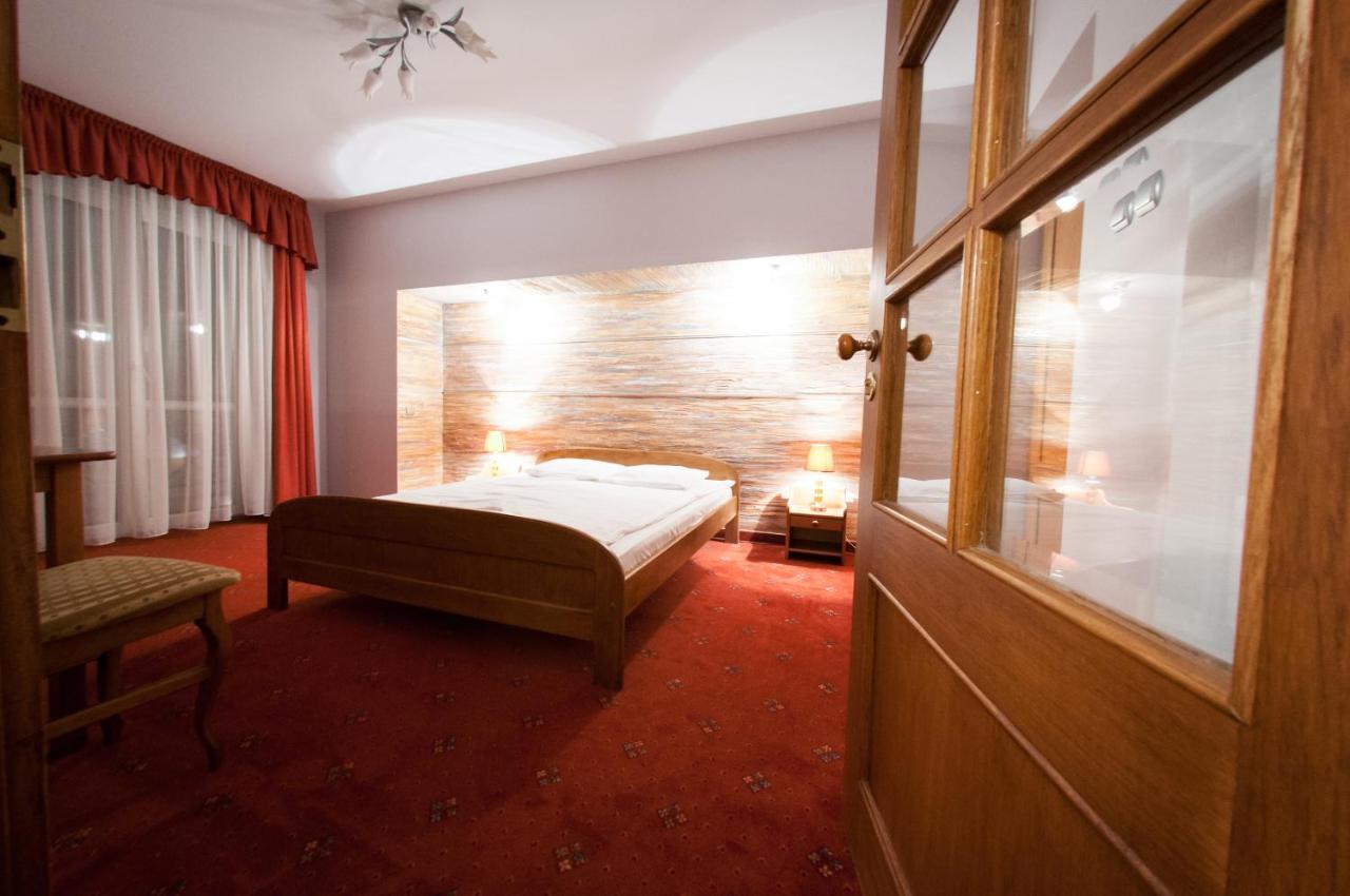 Secession Hotel Leczna Exteriér fotografie